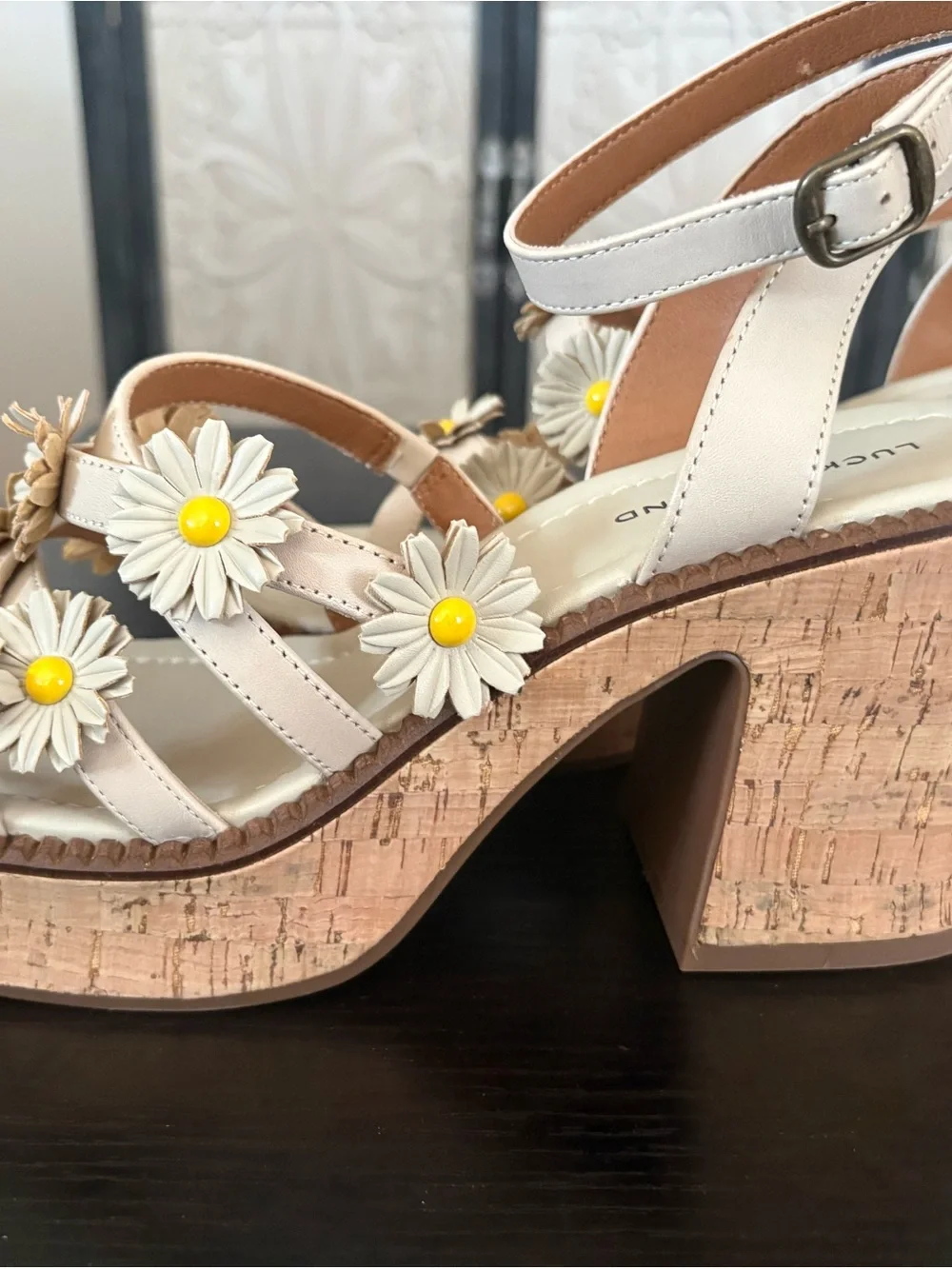 NEW Lucky Brand Cream Wedge Sandals with Yellow Daisy Accents
